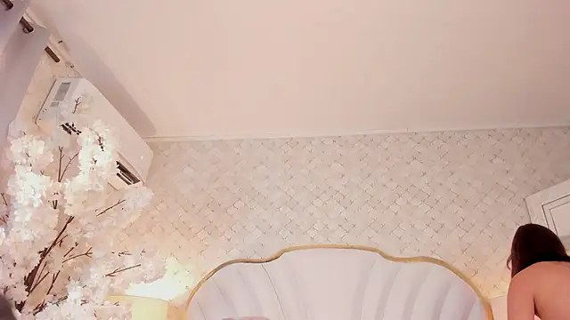 Snapshot of Lauuu2007 chatting on December 22, 8:39 pm Lauuu2007 online show from December 22, 8:39 pm