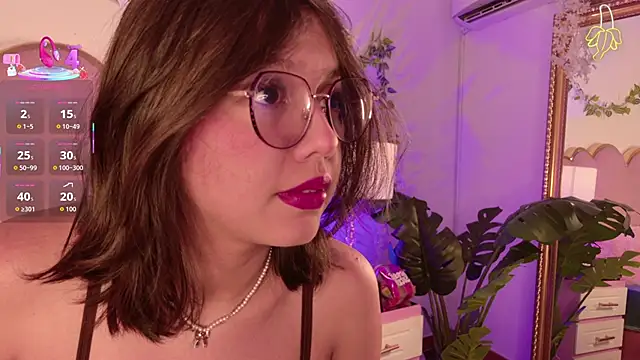 Lauuu2007 online show from February 17, 8:48 pm