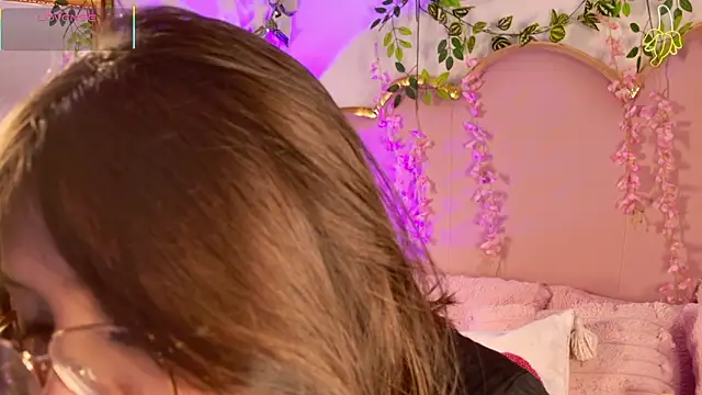 Lauuu2007 online show from March 9, 8:24 pm