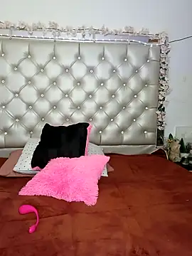 Snapshot of ZARAY_1118 chatting on November 28, 7:49 pm ZARAY 1118 online show from November 28, 7:49 pm