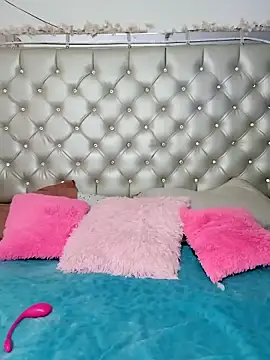 Snapshot of ZARAY_1118 chatting on December 15, 3:55 am ZARAY 1118 online show from December 15, 3:55 am