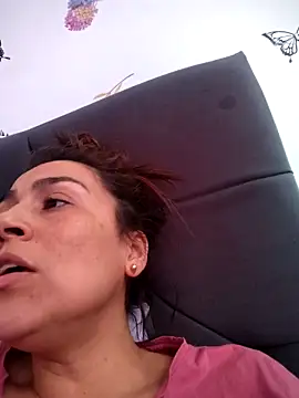 vanessa-titisM online show from May 6, 4:56 pm