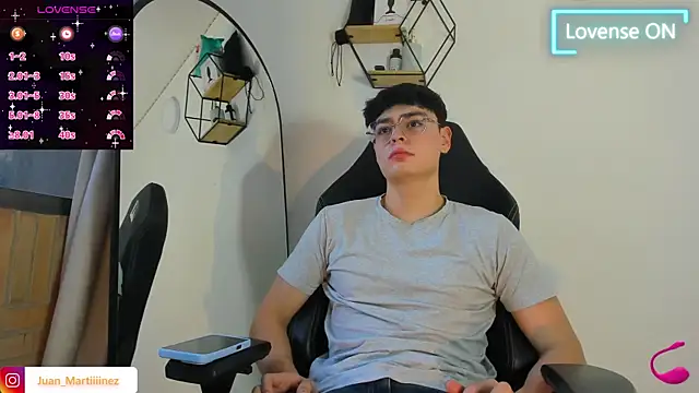 Snapshot of Im_Juaniito chatting on September 20, 9:38 pm Im Juaniito online show from September 20, 9:38 pm