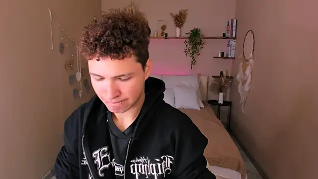 Snapshot of JonnyDarka chatting on October 21, 10:38 am JonnyDarka online show from October 21, 10:38 am