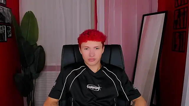 Snapshot of JonnyDarka chatting on November 14, 4:55 am JonnyDarka online show from November 14, 4:55 am