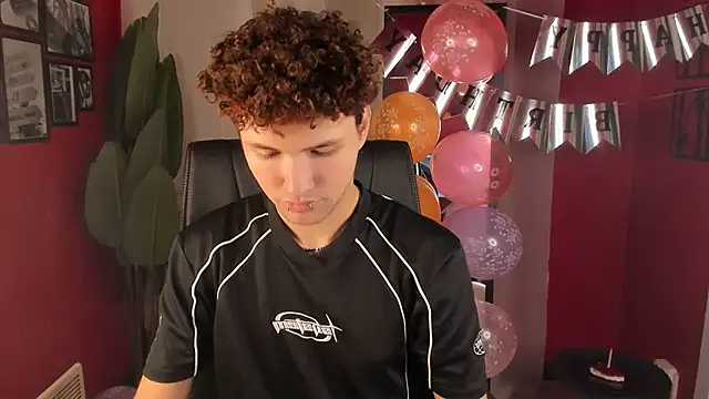 Snapshot of JonnyDarka chatting on November 29, 12:41 pm JonnyDarka online show from November 29, 12:41 pm