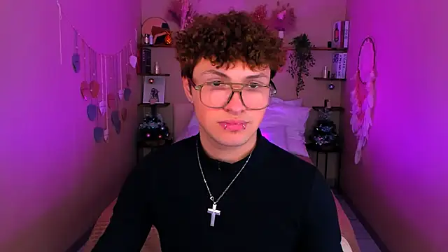 Snapshot of JonnyDarka chatting on December 16, 4:12 pm JonnyDarka online show from December 16, 4:12 pm