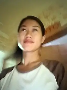 Snapshot of luy-xinh02 chatting on September 18, 12:01 am luy-xinh02 online show from September 18, 12:01 am