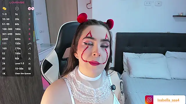 Snapshot of isabella_sea_ chatting on October 2, 1:34 am isabella sea  online show from October 2, 1:34 am