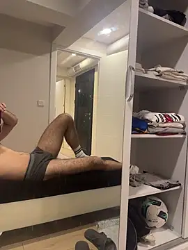 Snapshot of Sovaisback chatting on November 26, 11:28 pm Sovaisback online show from November 26, 11:28 pm