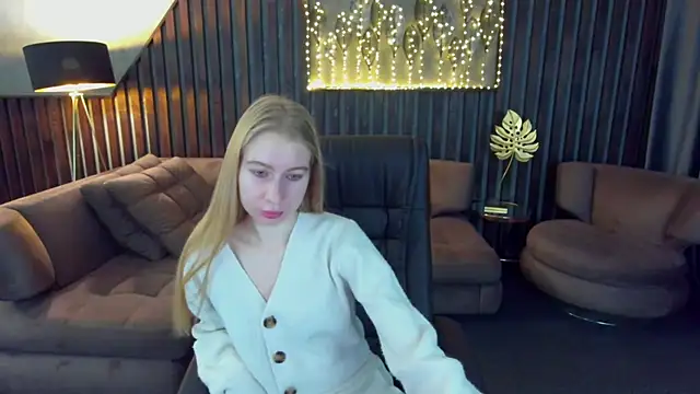 Alina Blonde online show from April 9, 5:40 am