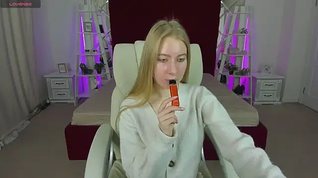 Alina Blonde online show from April 23, 5:41 am