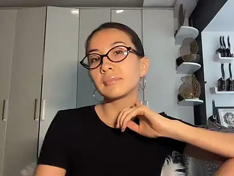 Snapshot of Kivoora chatting on July 22, 11:24 am Kivoora online show from July 22, 11:24 am