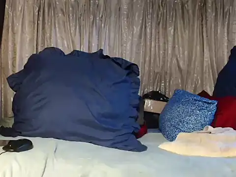 Snapshot of Bustyboobs02xx chatting on December 2, 7:25 am Bustyboobs02xx online show from December 2, 7:25 am