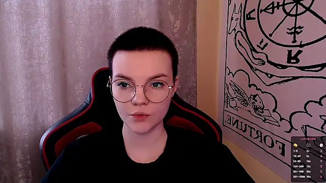 KrisNeal online show from February 24, 9:40 am