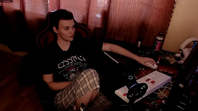 KrisNeal online show from March 17, 9:34 am