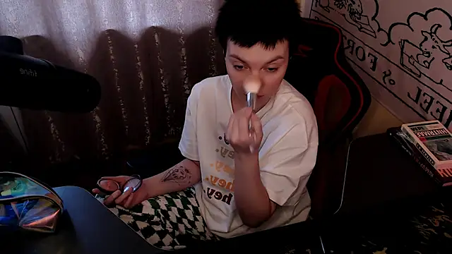 KrisNeal online show from May 3, 9:59 am