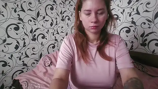 Snapshot of YourEmilie chatting on November 9, 8:56 am YourEmilie online show from November 9, 8:56 am