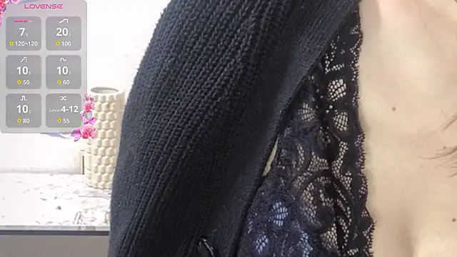 Snapshot of mari_maria chatting on October 25, 2:56 pm mari maria online show from October 25, 2:56 pm