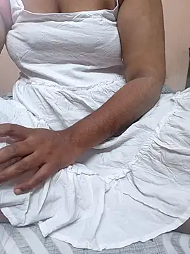 Snapshot of preethi-lovely chatting on November 15, 3:48 am preethi-lovely online show from November 15, 3:48 am