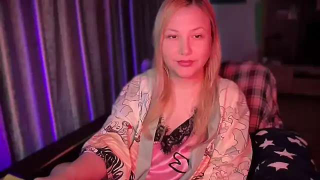 BikiHellena online show from November 7, 6:35 am