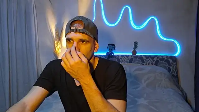 ObeyLust online show from November 18, 1:00 am