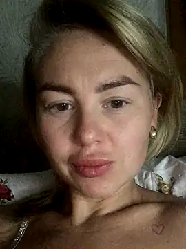 MartaLuna  online show from September 27, 9:20 pm