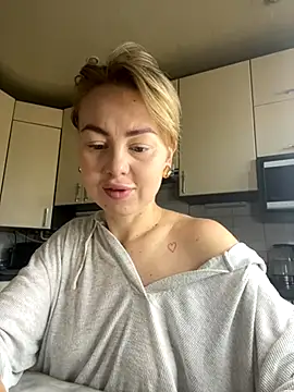 MartaLuna  online show from October 26, 8:31 am