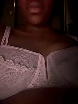 Snapshot of Cocochanel4567 chatting on July 1, 9:33 am Cocochanel4567 online show from July 1, 9:33 am