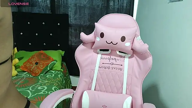 Snapshot of Maron_baez_18 chatting on November 28, 1:03 pm Maron baez 18 online show from November 28, 1:03 pm