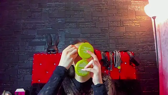 Snapshot of KatyVelvet chatting on October 2, 2:29 am KatyVelvet online show from October 2, 2:29 am