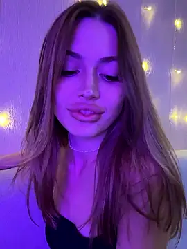 Elizabeth Tay online show from October 15, 5:02 pm