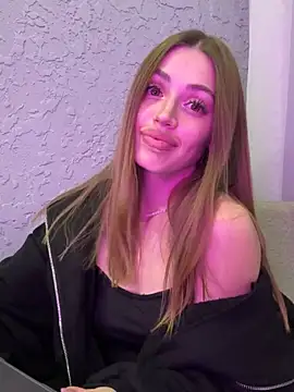 Elizabeth Tay online show from January 18, 5:28 pm