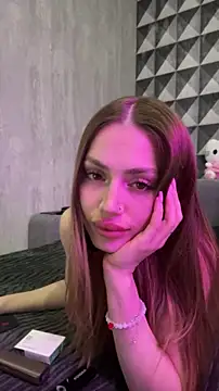 Elizabeth Tay online show from April 30, 6:47 pm