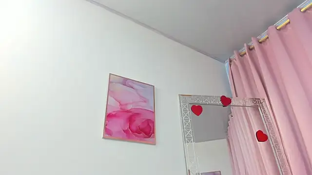 Snapshot of miajhonsonx chatting on June 3, 2:19 pm miajhonsonx online show from June 3, 2:19 pm
