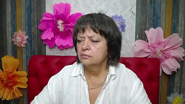 Snapshot of MaltaFora chatting on October 5, 11:08 am MaltaFora online show from October 5, 11:08 am