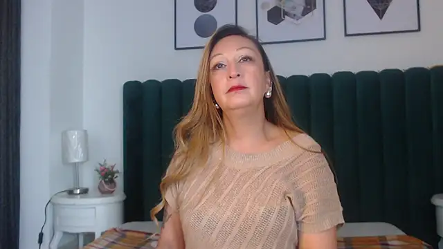 VictoriaQueen Fg online show from October 6, 12:35 pm