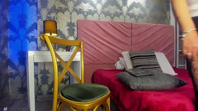 VictoriaQueen Fg online show from November 8, 12:49 pm