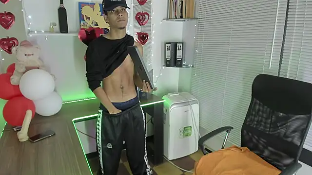 xxKamadevaxx online show from September 22, 12:51 pm