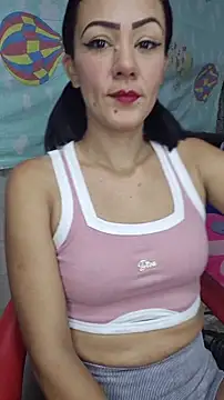 Snapshot of Lhia_ chatting on December 14, 2:33 pm Lhia online show from December 14, 2:33 pm