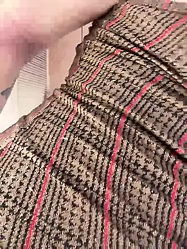 hannahst  online show from May 19, 7:42 pm