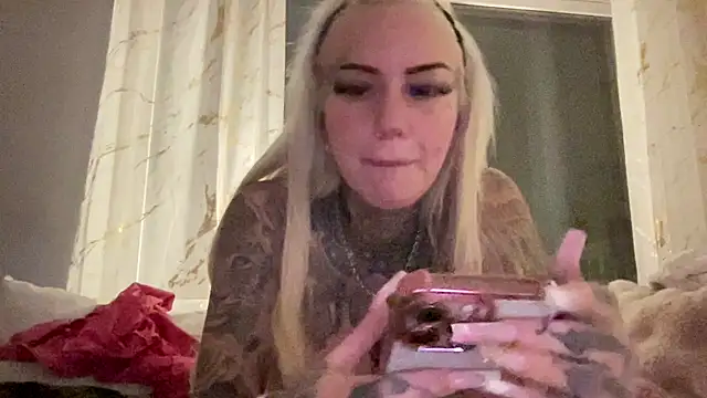 paulinaalatalo online show from March 11, 6:47 pm