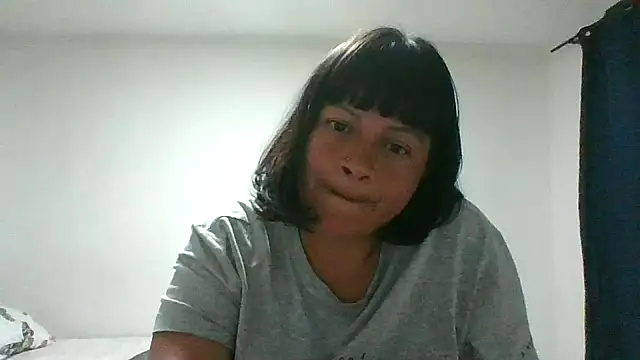 adri89-g online show from March 1, 3:41 am