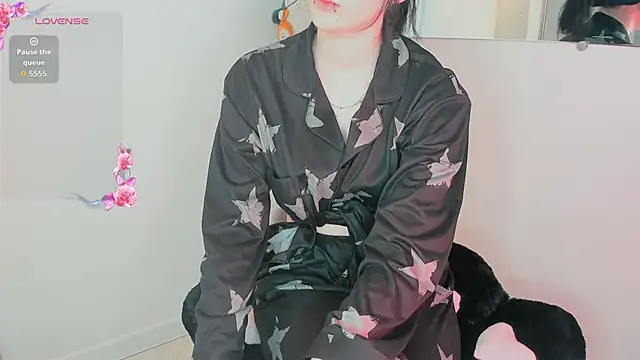 Snapshot of Molllysdays chatting on November 5, 6:30 pm Molllysdays online show from November 5, 6:30 pm