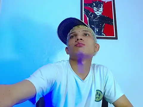 Snapshot of EL_VENEZOLANO_22CM chatting on October 28, 4:49 am EL VENEZOLANO 22CM online show from October 28, 4:49 am