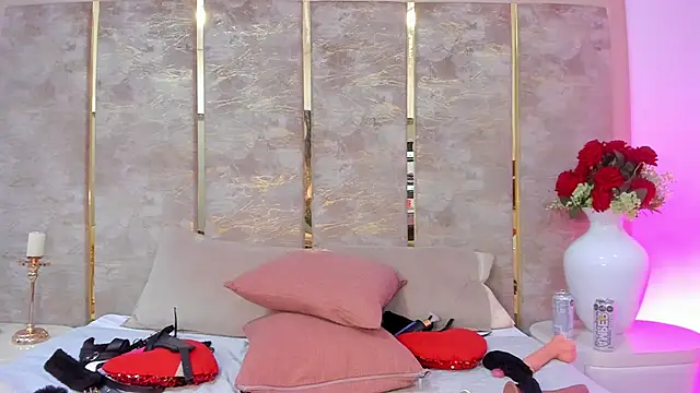 AishaValcazar online show from February 3, 6:40 am