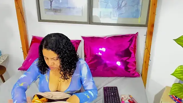 ElianaCollins online show from November 16, 2:17 am