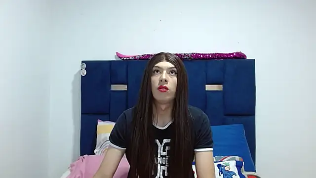 PinkLuna LolaBloom online show from February 1, 1:59 am