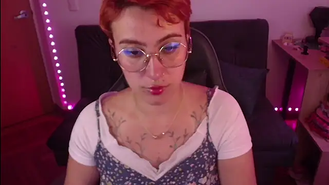 Snapshot of Miacatsito3 chatting on October 21, 9:37 pm Miacatsito3 online show from October 21, 9:37 pm