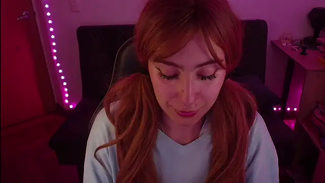 Snapshot of Miacatsito3 chatting on October 23, 4:34 am Miacatsito3 online show from October 23, 4:34 am